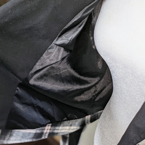 Torrid White & Black Plaid Flannel Moto Jacket NWT - Picture 8 of 11